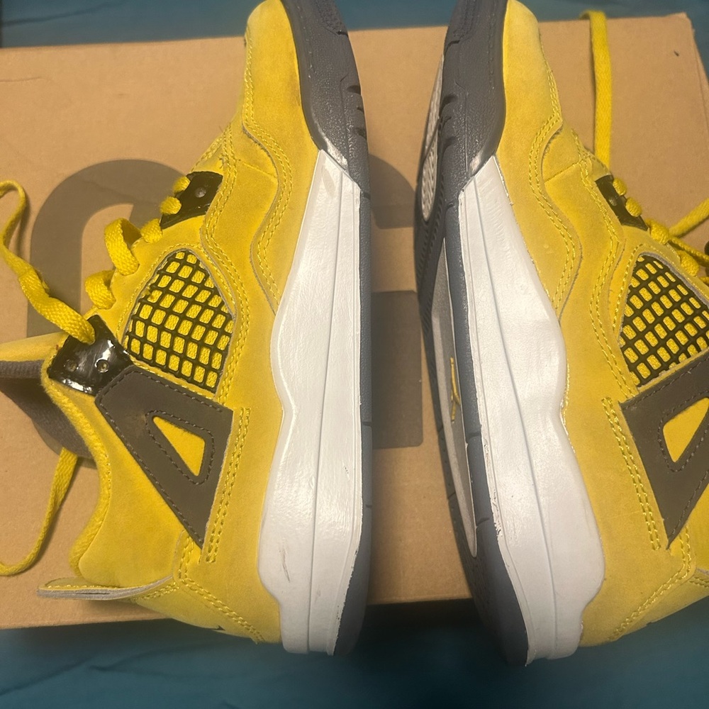 Jordan 4 - Picture 4 of 10